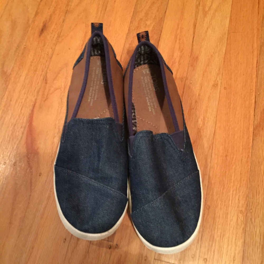 Toms - Picture 4 of 6